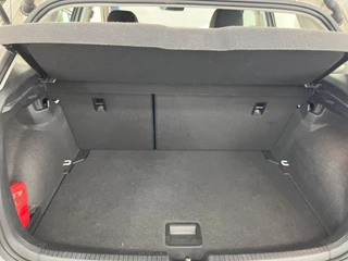 Volkswagen Polo 1.0 MPI Life / 10