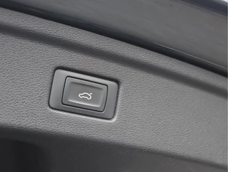 Audi A5 Sportback 35 TFSI S-line Black  | Camera | 19" | LED | Stoelverwarming / 55