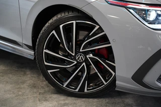 Volkswagen Golf 2.0 TSI GTI  Akrapovič Panoramadak Harman&Kardon Sterrenhemel 19''LM / 4