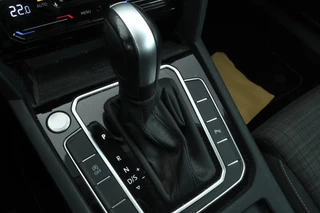 Volkswagen Passat Variant 1.6 TDI Comfort Business  Automaat, Navigatie, Apple carplay, Climate, / 33