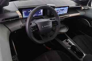 Lancia Ypsilon 1.2 Turbo Hybrid 110pk Automaat Apple CarPlay Cruise Control / 6