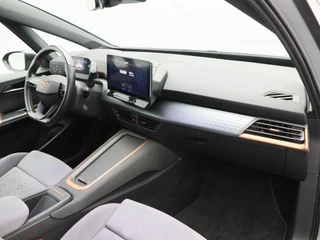CUPRA Born Performance One 62 kWh 204 Pk | Stoel/Stuurverwarming | Camera | Adaptive Cruise | Navigatie | 18 Inch | 66.591 Km !! / 36