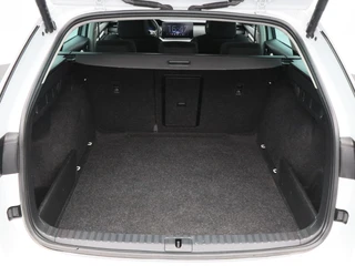 Škoda Octavia Combi 1.0 TSi 110 Pk Business Edition | Stoelverwarming | Adaptive Cruise | Navigatie | CarPlay | 16 Inch | 70.153 Km !! / 17