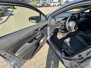 Toyota C-HR 1.8 HYBRID STYLE STOELVERW BLIND-SPOT PARK-SENSOREN NAVI APPLE/ANDROID KEYLESS 18" LM-VELGEN ALL-SEASONS / 14