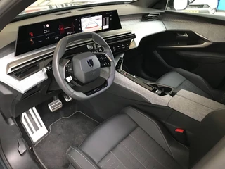 Peugeot 5008 Hybrid 145 GT Automaat / 12