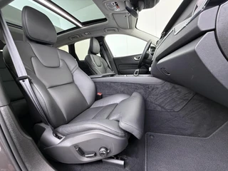 Volvo XC60 Plug-In Hybrid AWD T6 Plus Dark Recharge ADAPT. CRUISE CONTROL | STUUR & STOEL VERWARMING | PANORAMA DAK | 360 GRADEN CAMERA | ELEK. STOELEN MET GEHEUGEN | HARMAN/KARDON AUDIO / 45