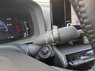 Toyota C-HR 1.8 Hybrid 140 APPLE CAR PLAY/ANDROID AUTO ADAPTIVE CRUISE CONTROL / 18