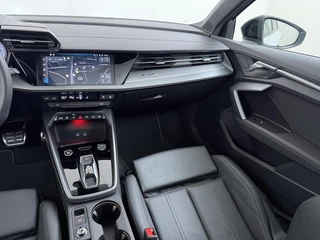 Audi A3 Sportback 45 TFSI e S edition Competition 272pk PHEV| 8.000KM!  | INCL. BTW | 143km RANGE WLTP!! | ADD. CRUISE | PANORAMADAK | FABRIEKSGARANTIE t/m 04-2027| MEGA COMPLETE AUTO| S-LINE BINNEN + BUITEN| LEDER| / 27