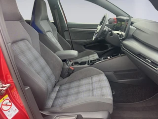 Volkswagen Golf 1.5 eHybrid GTE / 5JR Garantie / Pano / Trekhaak / 360 / HUD / DCC / Matrix / 14