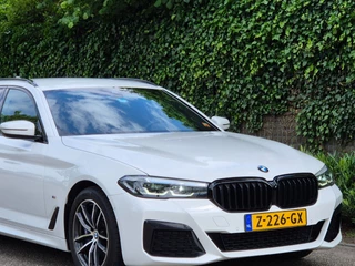 BMW 5-serie Touring 530e M Sport LED CarPlay Elek. Stoelen 100% dealer onderhouden 530e Business Edition Plus / 38