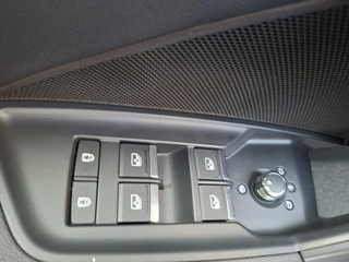Audi A3 Sportback 30 TFSI S-line edition AUTOMAAT * Navigatie * Parkeersensoren * Audi Sound * / 22