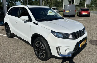 Suzuki Vitara 1.0 Boosterjet Stijl  | Afn. trekhaak | Pano | Keyless | Adapt. Cruise | PDC incl. Camera | Alcantara | Apple/Android / 8
