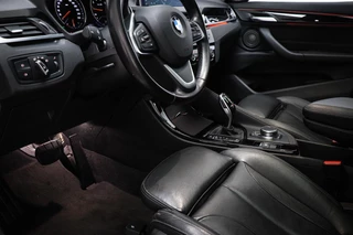 BMW X1 xDrive20i High Executive | PANORAMADAK | HEAD UP | STOELVERWARMING | TREKHAAK / 33