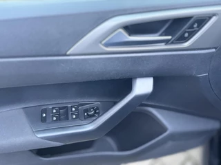 Volkswagen Polo 1.0 TSI Highline Business R Navi/ CarPlay / 24