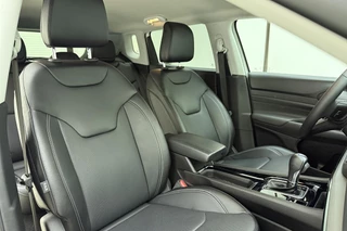 Jeep Compass 1.5T e-Hybrid S Automaat | Lederen bekleding | Keyless | Zwart dak | Stoelverwarming & stoelventilatie | Camera | Lichtmetalen velgen / 14