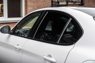 Alfa Romeo Giulia 2.0T Super 200 PK Aut Pano Keyless Half/Leder Xenon 19'' / 41