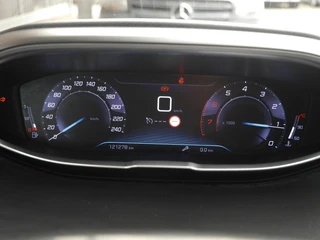 Peugeot 3008 1.2 PureTech Première | Elektrisch bedienbare achterklep | 19 inch velgen | Keyless entry en start | Dealer onderhouden | Navigatie | Zwart Dak | Climate control / 21