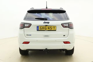 Jeep Compass 4xe 240pk Plug-in Hybrid Automaat S | Lederen bekleding | Navigatie | Trekhaak | Achteruitrijcamera | Electrische achterklep | Keyless | Stoel- en stuurverwarming | 19" Lichtmetalen velgen / 13