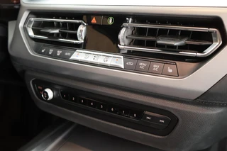 BMW Z4 Roadster sDrive20i 197pk High Executive Stoelverwarming Leder LED Navigatie / 26