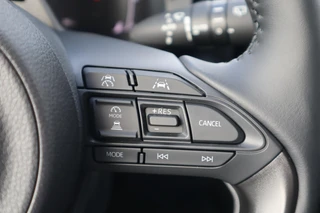 Toyota Yaris 1.5 Hybrid 115 DYNAMIC NIEUW DIRECT LEVERBAAR! STOEL/STUURVERW PARK-SENSOREN BLIND SPOT NAVI 17'' LM-VELGEN CAMERA APPLE/ANDROID / 24