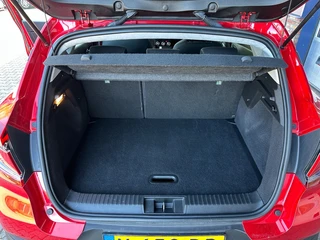 Renault Captur 1.3 TCE INTENS Trekhaak, Stoelverwarming, Navi, ALL IN prijs! / 14