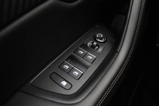 Peugeot 508 SW 1.6 HYbrid GT | Nieuwe tractiebatterij | 225pk | 18" LM Velgen | Camera | Dodehoek Detectie | Full LED | Lane Assist | Navigatie | Afneembare trekhaak / 22