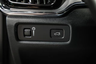 Volvo S60 2.0 B4 R-Design|H&K|Leer|Trekhaak|Carplay|ACC|ECC| / 35