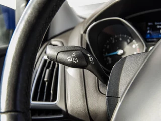 Ford Focus Wagon 1.0 Titanium Edition Xenon | Keyless | Navi | Camera | Stoel+stuurverwarming | Cruise control | PDC v+a / 10