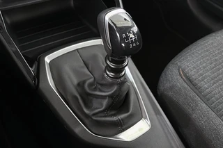 Peugeot 208 1.2 PureTech 100 Style / 22