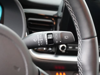 Kia Stonic 1.0 T-GDi MHEV DynamicPlusLine  - Apple Carplay/Android Auto - Cruise Control - Climate Control - Navigatie - Stuur/Stoel Verwarming - Fabrieks garantie tot 04-2032 of 150.000km fabrieksgarantie / 26