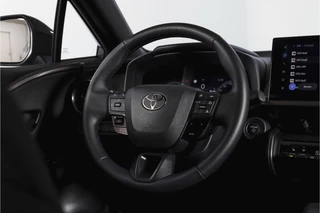 Toyota C-HR 1.8 Hybrid 140 Dynamic  | Dig. Cockpit | Adapt. Cruise | Winterpakket | PDC | Camera | NAV + App. Connect | ECC | DAB | LM 18" | 2989 / 10