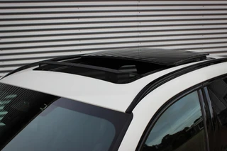 BMW iX1 xDrive30 67 kWh // 99,2% SoH | M-Sport | Panoramadak | Harman Kardon | HUD | 360 CAM | Massage| Elek. + Memory | Sfeerverlichting / 5