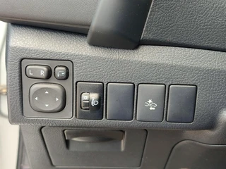 Toyota Auris 1.8 Hybrid DYNAMIC ULTIMATE / 14