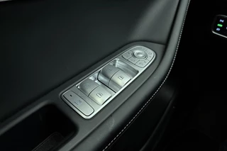 Omoda 5 1.5 T-GDi SHS-H Premium DEMO | Panoramisch Schuif/kanteldak | Keyless | Lederen bekleding | Stoelverwarming | Snel rijden | 7 Jaar fabrieksgarantie / 23
