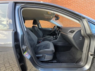 Volkswagen Golf 1.5 TSI Comfort Line Business | Automaat | Massagestoel | Adaptieve Cruise | Navigatie | Parkeersensoren | Bluetooth | Climate Control / 29