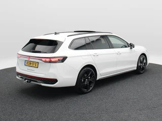 Volkswagen Passat Variant 1.5 eHybrid 272 Pk R-Line | Black Style | Stoel/Stuurverwarming | Panoramadak | 360 Camera | Head Up | Memory | Trekhaak | 19 Inch | 155 Km !! / 2