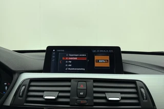 BMW 3-serie Gran Turismo 320i High Executive Edition | Lederen bekleding | M Sport pakket | Trekhaak | Stoelverwarming | Keyless | Navigatie | Weinig kilometers | Climate control / 31