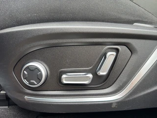 Lynk & Co 01 1.5 Plug in Hybride Pano, Carplay, Camera,ACC / 22