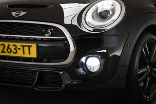 MINI 5-Deurs 2.0 Cooper S Chili Serious Business | PANORAMADAK | HEAD UP | LEDER | STOELVERWARMING | CLIMA / 18