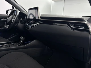 Toyota C-HR 1.8 Hybrid Dynamic Automaat Navigatie | 18'' L.M. Velgen | Parkeercamera / 6
