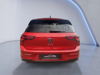 Volkswagen Golf 1.5 eHybrid GTE / 5JR Garantie / Pano / Trekhaak / 360 / HUD / DCC / Matrix / 7