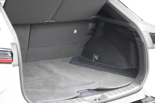 Lexus RZ 550e DIRECT 4 F SPORT 77 kWh DIRECT LEVERBAAR YOKE-STUUR STEER-BY-WIRE PANO MARK-LEVINSON STOELVENT / 37