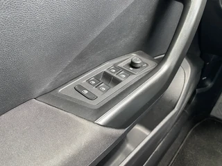 Volkswagen T-Roc 1.0 TSI Style 116 pk  | adaptieve cruise control | navigatie | parkeersensoren | all season banden | climate control / 22