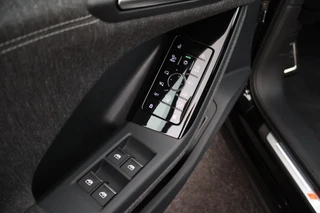 Audi Q6 306pk S edition performance 100 kWh Trekhaak Panoramadak B&O 360Camera Matrix HUD Keyless S-Line / 18