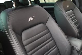 Volkswagen Passat Variant 1.5 TSI 150pk DSG 2x R-Line Panoramadak Leder Camera Stoelverwarming Virtual Cockpit / 40