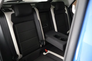 Volkswagen T-Roc 1.5 TSI 150pk DSG Sport Trekhaak Stoelverwarming Camera Keyless Navigatie / 29