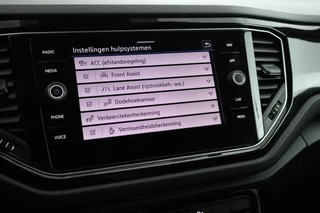 Volkswagen T-Roc 1.5 TSI 150pk DSG Sport Black Style Keyless Camera Virtual Cockpit Navigatie / 29