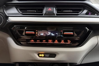 Suzuki Swift 1.2 Comfort Smart Hybrid | Cruise control | Navigatie | Airco | Parkeersensoren / 23