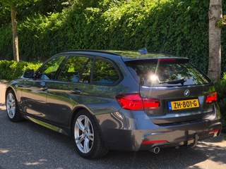 BMW 3-serie Touring M Sport Edition Apple CarPlay Trekhaak 18inch breedset 6WB Virtual dash NAP RIJKLAAR / 7