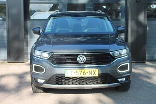 Volkswagen T-Roc 1.5 TSI Sport 150pk Stoel/stuur verwarming / afneembare trekhaak. / 2